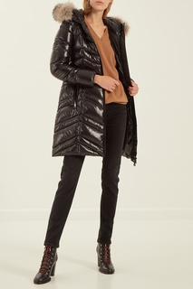 Черная куртка с меховой отделкой Moncler
