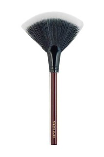 The Large Fan Brush - Большая кисть для скульптурирования Kevyn Aucoin