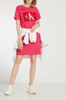 Розовое платье-футболка с принтом Calvin Klein