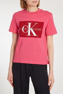Розовая футболка с эмблемой бренда Calvin Klein