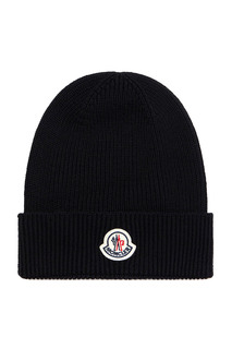 Черная шапка с логотипом Moncler