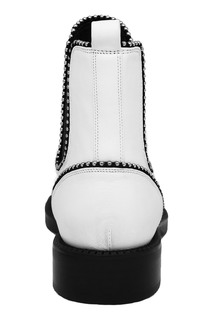 Белые ботинки с мелкими заклепками Portal