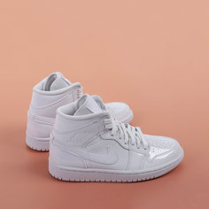 Кроссовки Jordan WMNS 1 Mid