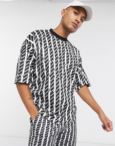Oversized-футболка с монограммным принтом ASOS DESIGN-Черный