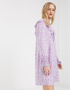 Свободное лавандовое платье с цветочным принтом и сборками Monki-Фиолетовый