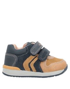 Низкие кеды и кроссовки Geox