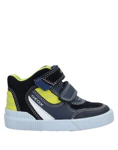 Низкие кеды и кроссовки Geox