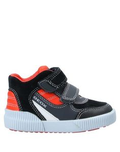 Низкие кеды и кроссовки Geox