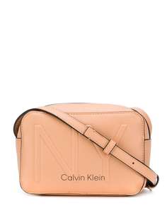Calvin Klein сумка через плечо с тисненым узором NY