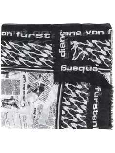 Diane von Furstenberg шарф с газетным принтом