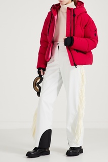 Короткая куртка-пуховик малинового цвета Moncler