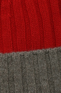 Красная шапка с контрастным отворотом Viadeste