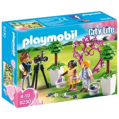 Набор с элементами конструктора Playmobil City Life 9230 Фотограф и дети с цветами