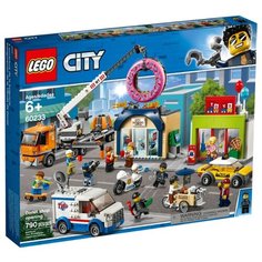 Конструктор LEGO City 60233 Открытие магазина по продаже пончиков