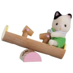 Игровой набор Sylvanian Families Младенец в пластиковом сундучке - Котёнок на качелях 5205