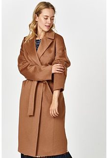 Бежевое пальто с поясом Снежная Королева