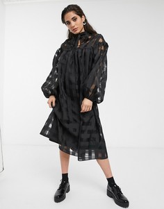 Платье миди из органзы в клетку с высоким воротником ASOS DESIGN-Черный