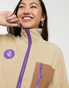 Бежевая флисовая куртка на молнии Monki-Бежевый