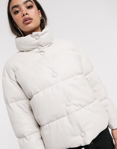 Светлая дутая куртка из искусственной кожи ASOS DESIGN-Серый