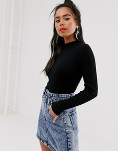 Черный джемпер в рубчик с круглым вырезом Bershka
