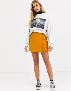 Мини-юбка из искусственной кожи на кнопках с запахом ASOS DESIGN-Коричневый