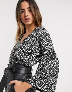 Черный свободный топ в цветочек с расклешенными рукавами River Island