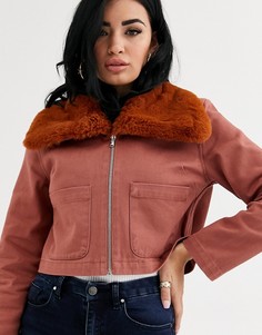 Короткая куртка с воротником из искусственного меха ASOS DESIGN-Коричневый