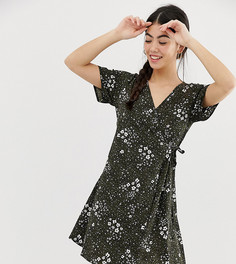 Платье с запахом и принтом New Look Petite-Серый
