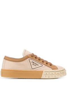 Prada кроссовки с логотипом