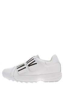 Белые кожаные кроссовки с логотипом бренда Dkny