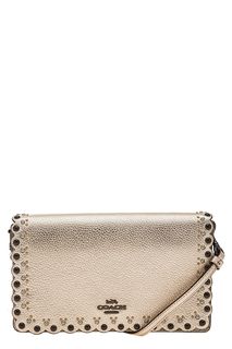 Кожаный клатч с металлическим декором Coach