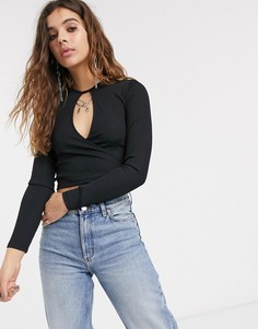 Черный топ с вырезом Bershka