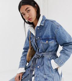 Светло-синяя джинсовая куртка с завязкой на талии Weekday-Синий