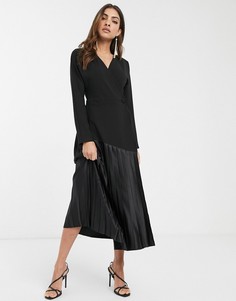 Платье миди с плиссировкой и запахом ASOS DESIGN-Черный