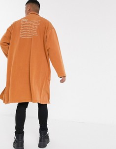 Коричневая легкая трикотажная куртка с надписью на спине ASOS DESIGN-Коричневый
