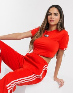 Красная короткая футболка adidas Originals-Красный