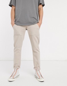 Светло-бежевые узкие джинсы с карманами ASOS DESIGN-Светло-бежевый