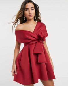 Короткое приталенное платье с открытыми плечами и поясом ASOS DESIGN-Красный