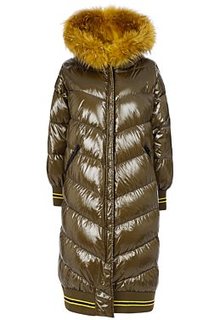 Пуховое пальто с отделкой мехом енота Reali 26