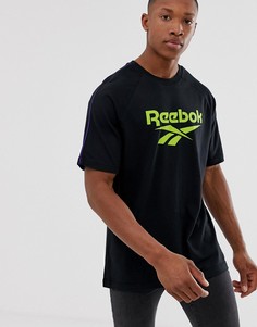 Черная футболка с принтом Reebok classic-Черный