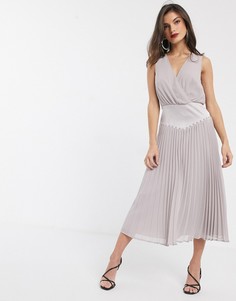 Плиссированное платье с заниженной талией и отделкой заклепками ASOS DESIGN-Мульти