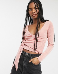 Розовый трикотажный топ с запахом Monki