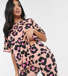 Комплект из футболки и леггинсов с анималистичным принтом ASOS DESIGN Petite-Розовый