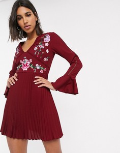 Плиссированное платье мини с кружевными вставками и вышивкой ASOS DESIGN-Красный