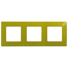 Рамка 3п Legrand Etika 672543