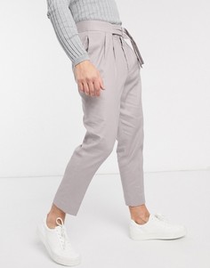 Серые льняные строгие суженные книзу брюки с двойным ремнем ASOS DESIGN-Серый