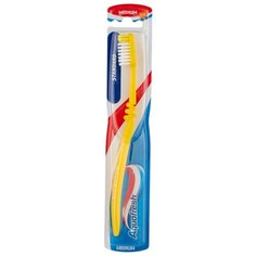 Зубная щетка Aquafresh Standard