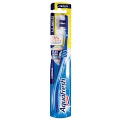 Зубная щетка Aquafresh Clean & Reach, голубой