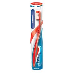 Зубная щетка Aquafresh Standard, красный
