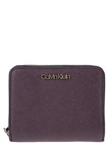 Фиолетовый кошелек с логотипом бренда Calvin Klein Jeans
